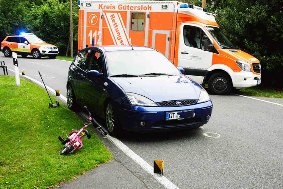 Der 22-jährige Fahrer konnte seinen Wagen nicht mehr stoppen und krachte frontal mit dem kleinen Mädchen zusammen.