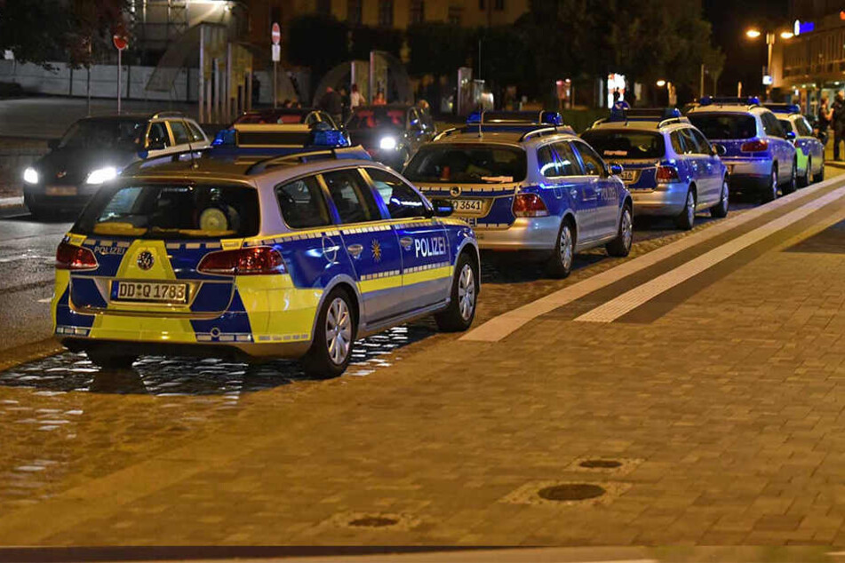 Die Polizei war mit einem Großaufgebot vor Ort.