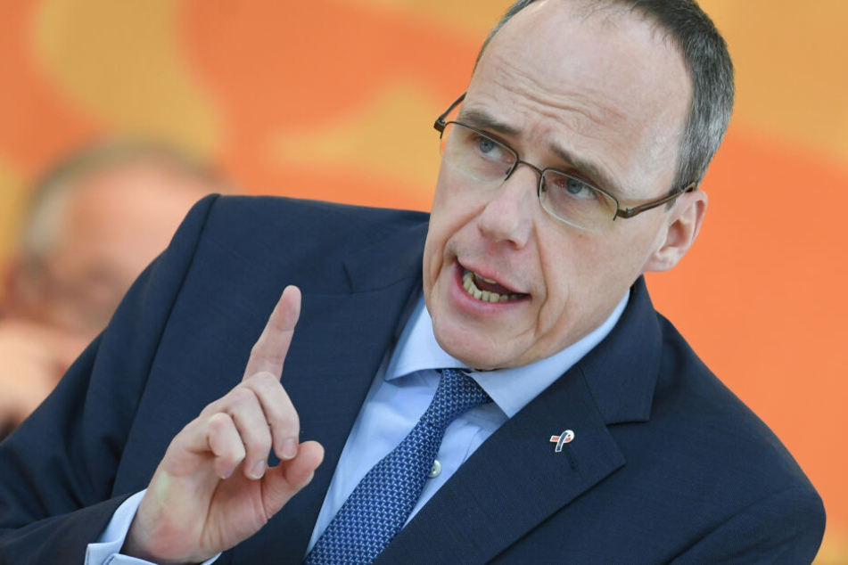 Peter Beuth hat sich erneut zum Thema Problemfans geäußert.