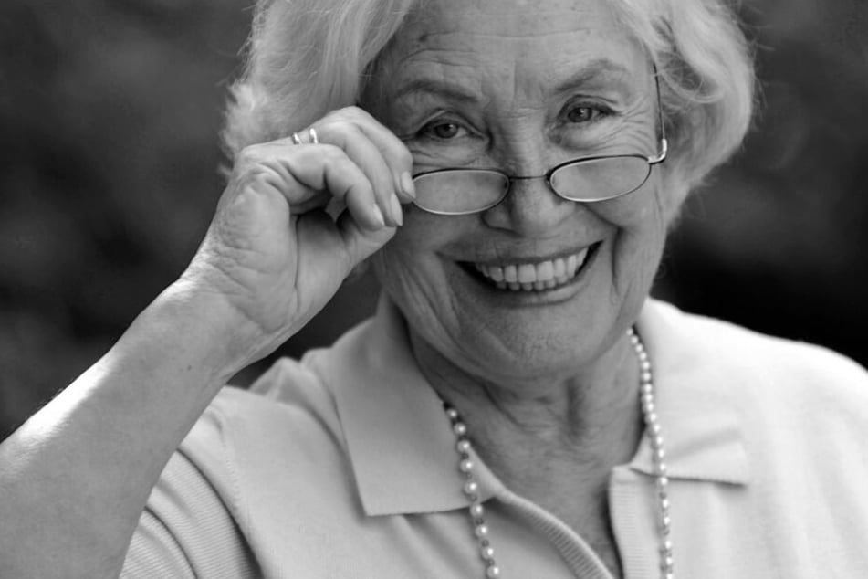 Ellen Schwiers starb am frühen Morgen des 26.04.2019 im Alter von 88 Jahren nach langer schwerer Krankheit in ihrem Haus am Starnberger See