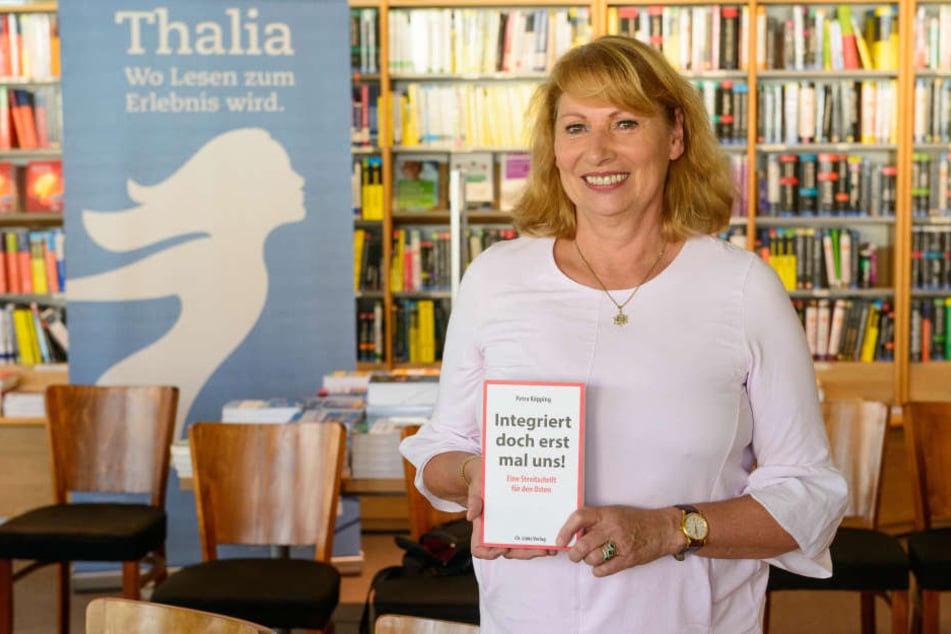 Petra Köpping stellte im Haus der Presse ihr neues Buch: "Integriert doch erstmal uns!"