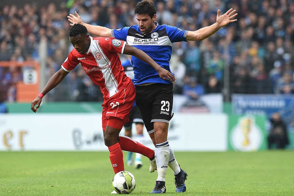 Florian Dick (Nr. 23) erhielt von DSC-Trainer Saibene den Vorzug vor Neuzugang Nils Teixeira.