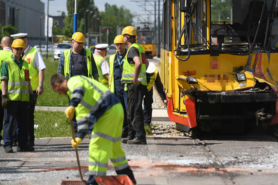Bei dem Zusammenstoß zwischen einem Pkw und der Straßenbahn wurden in Gotha 2 Menschen schwer verletzt (Symbolbild).