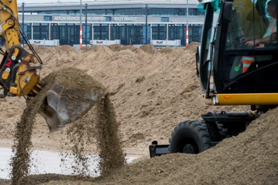 Der BER droht zur ewigen Baustelle zu werden.