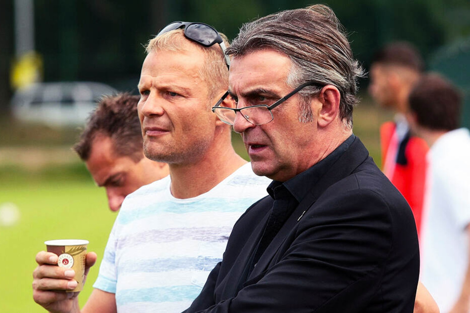 Jan Seifert (l.) und Dynamo-Sportdirektor Ralf Minge suchen noch einen neuen Trainer für die "U 19".