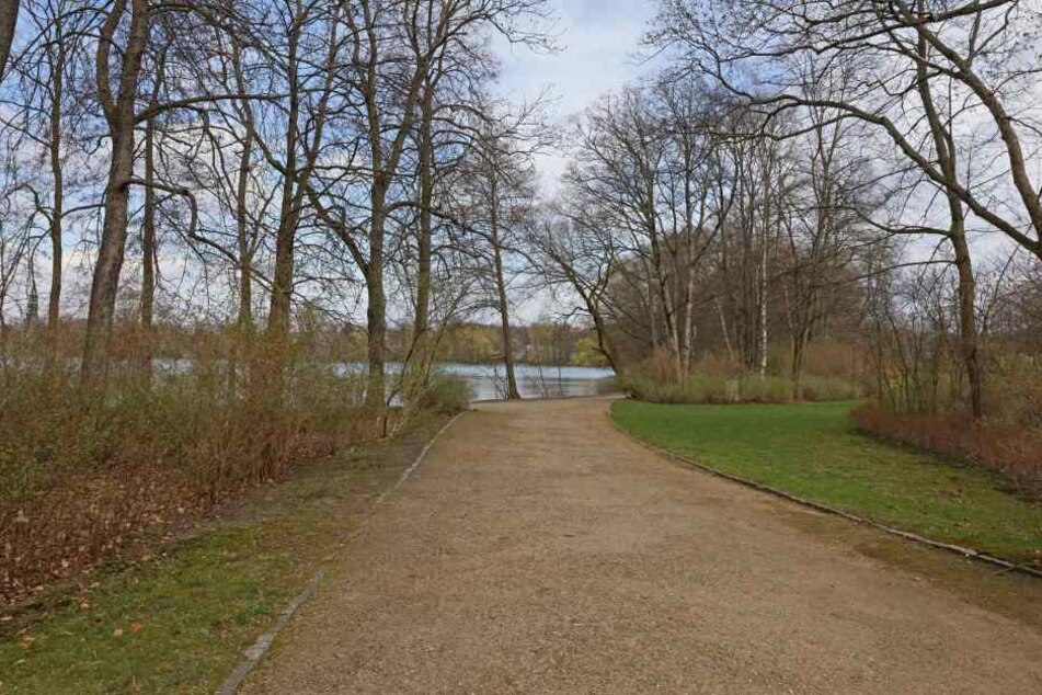 Bei einem Spaziergang am Schwanenteich wurde ein 33-Jähriger überfallen. (Archivfoto)