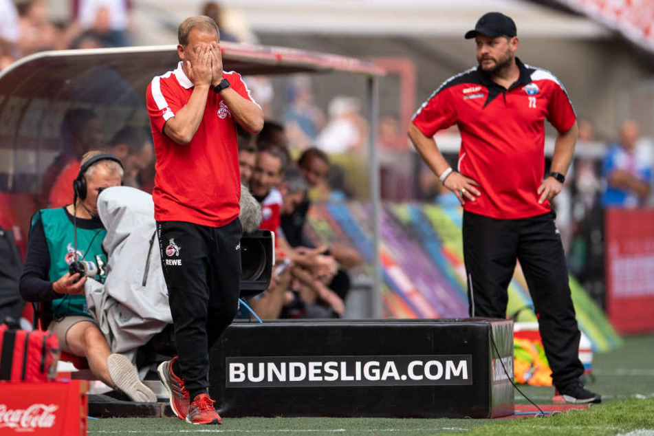 Haderte mehr als einmal mit dem Schiedsrichter: Kölns Trainer Markus Anfang (l.).