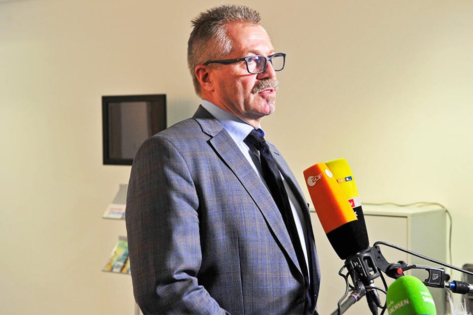 Laut Ordnungsbürgermeister Miko Runkel (58, parteilos) waren der Stadt im Vorfeld des Spiels keine Sicherheitsbedenken bekannt.