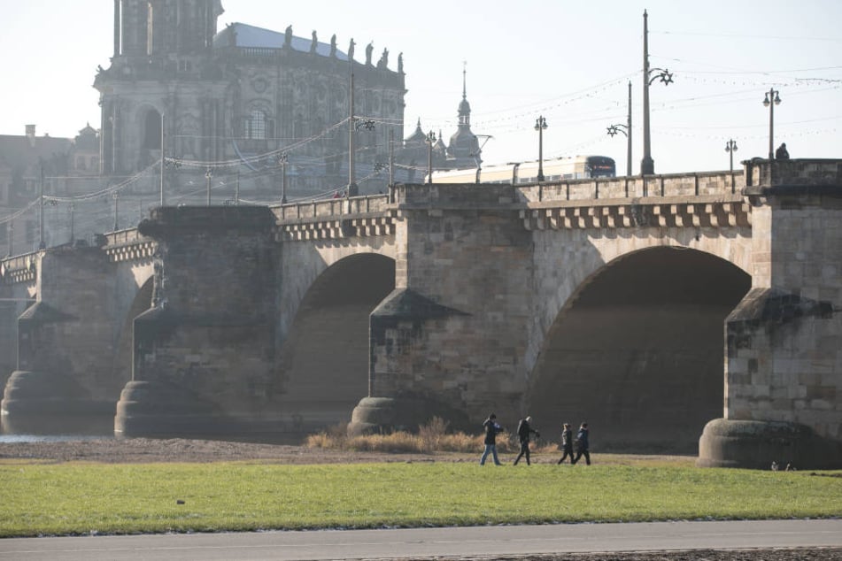 Die Augustusbrücke soll im nächsten Jahr für rund 23 Millionen Euro saniert
werden.