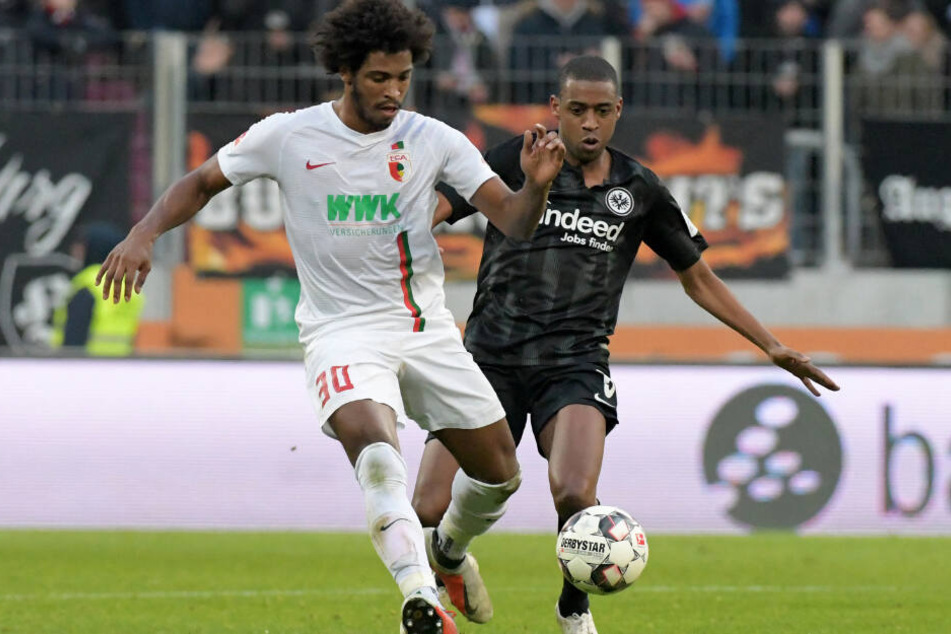 Caiuby (l.) wurde vom FC Augsburg mit sofortiger Wirkung freigestellt. (Archivbild)