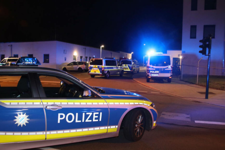Die Polizei eilte mimt einem Großaufgebot zu dem Einsatz in Regensburg.