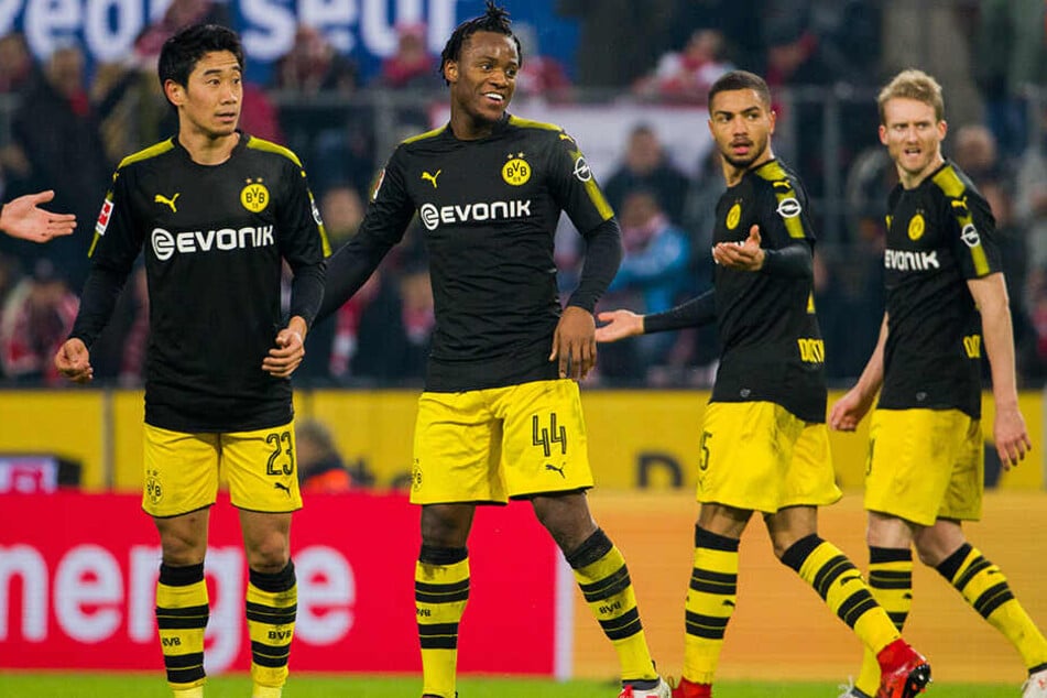 Ein Bild vergangener BVB-Tage. Shinji Kagawa, Michy Batshuayi und André Schürrle (l., 2.v.l. und rechts) haben Dortmund bereits verlassen. Nur Jeremy Toljan (2..v. r.) ist noch da.