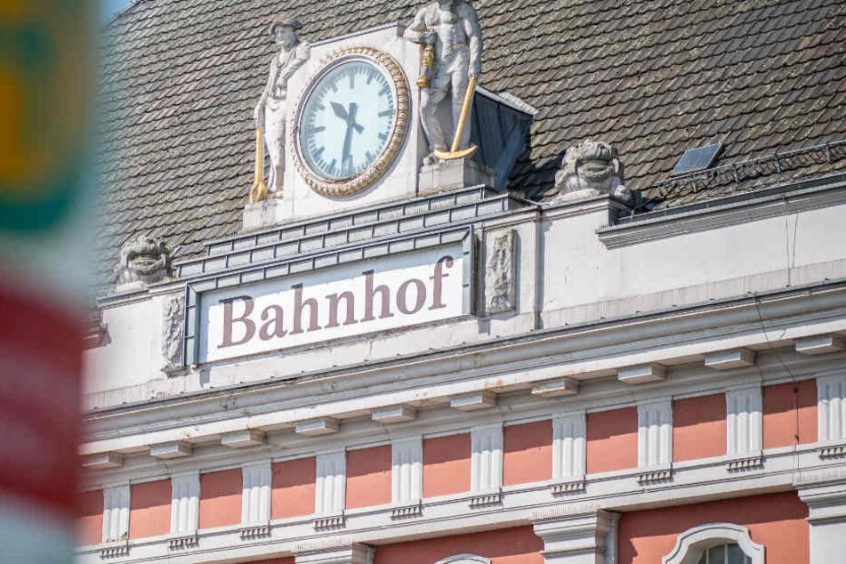 In der Nähe des Hauptbahnhofs in Hamm, wurde das 16-jährige Opfer durch mehrere Messerstiche verletzt.