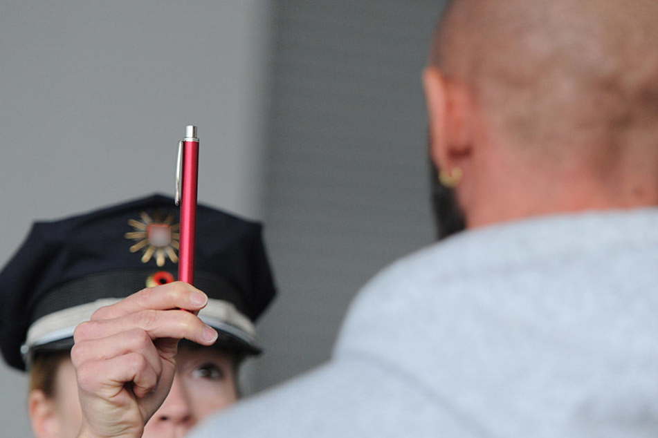 Frauen in Uniform werden oftmals nicht akzeptiert. Vor Allem im Umgang mit Flüchtlingen wäre das bemerkbar. (Symbolbild)