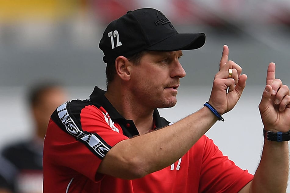Steffen Baumgart (45) zeigt an, wenn etwas nicht stimmt.