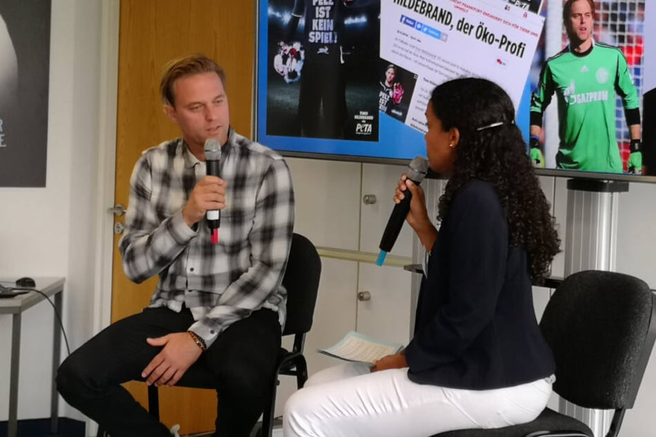 Setzt sich für die Tierschutzorganisation "Peta" ein: Ex-VfB-Keeper Timo Hildebrand mit einer Sprecherin von "Peta".