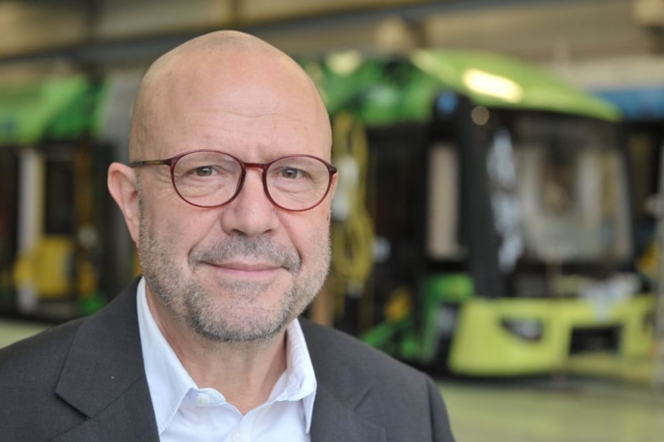 CVAG-Pressesprecher Stefan Tschök (61) begründet die neuen Ticketpreise mit steigenden Personal- und Fahrzeugbeschaffungskosten. Einzel- und Tagesfahrkarten sowie das Seniorenticket und die Schülerverbundkarte bleiben preislich unberührt.