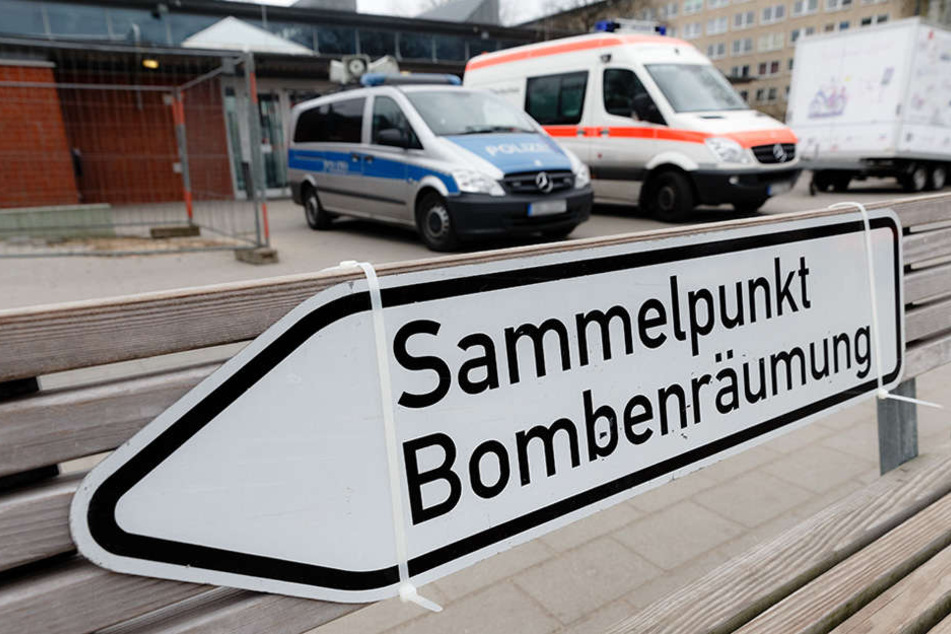 Die Einsatzkräfte gelangte über die nicht verschlossene Tür in die Wohnung der toten Frau. (Symbolbild)