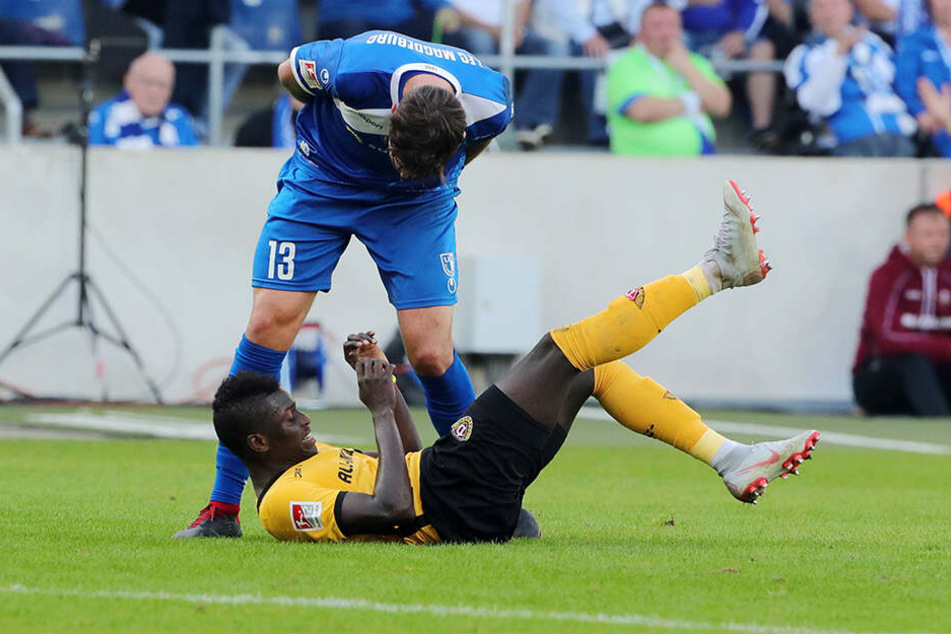 Dass die Gegner von Dennis Erdmann ab und an eine Ansage bekommen, weiß jetzt auch Moussa Koné.