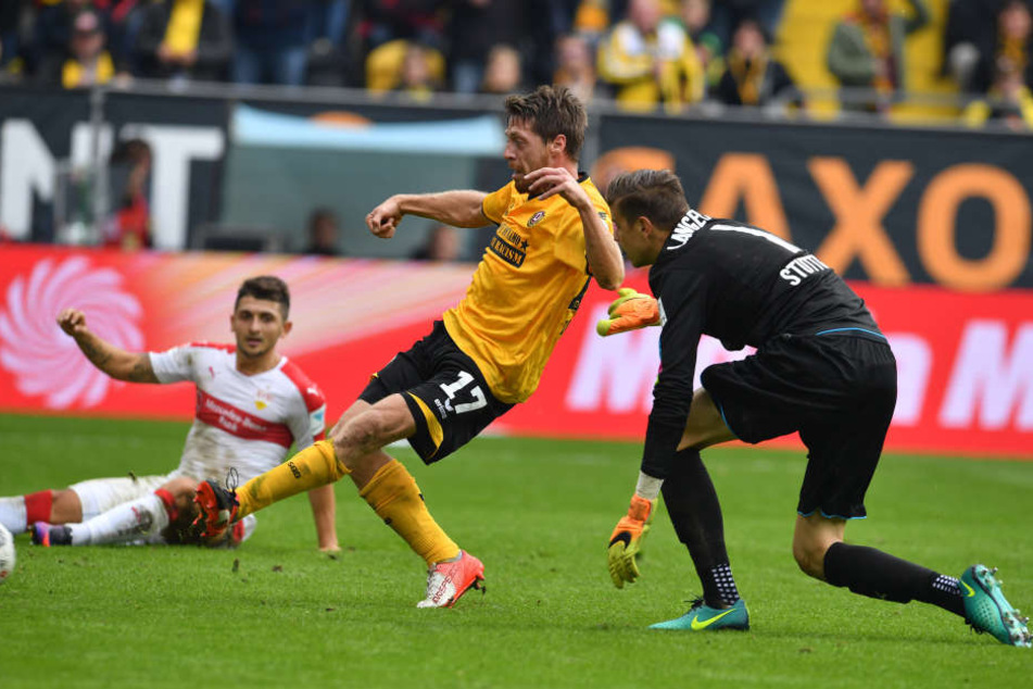 Geburtstagskind "Lumpi" Lambertz besorgte die 2:0-Führung.