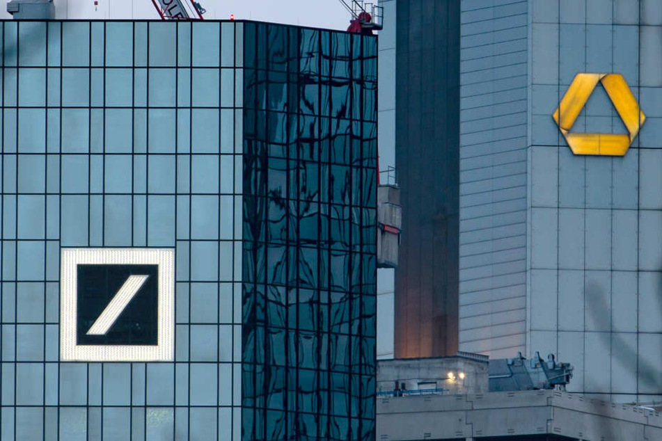 Die Türme der Banken in Frankfurt liegen unweit voneinander entfernt.