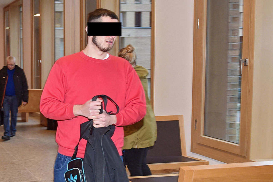 Philipp Z. (20) und seine Kumpels jagten zwei Schüler auf dem Rad durch Pieschen.