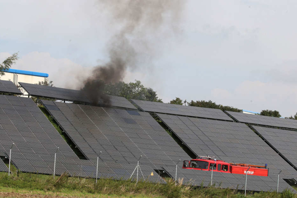 Ein Solarmodul der Anlage an der A4 hatte Feuer gefangen.