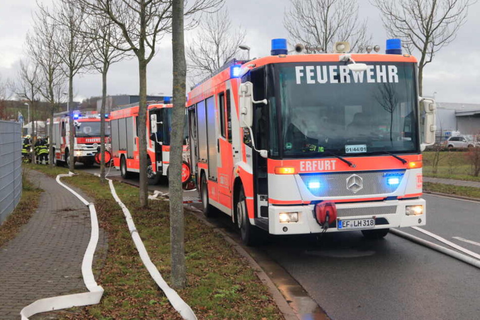 Mit einem Großaufgebot rückte die Feuerwehr bei der Firma an.