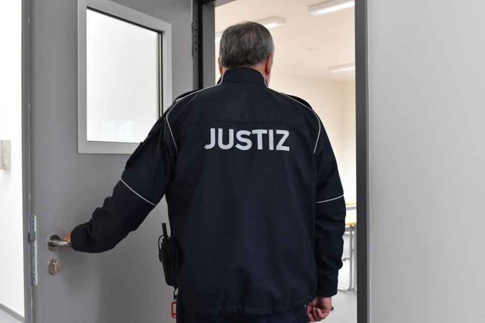 In der JVA Gießen hat sich ein Tatverdächtiger das Leben genommen.