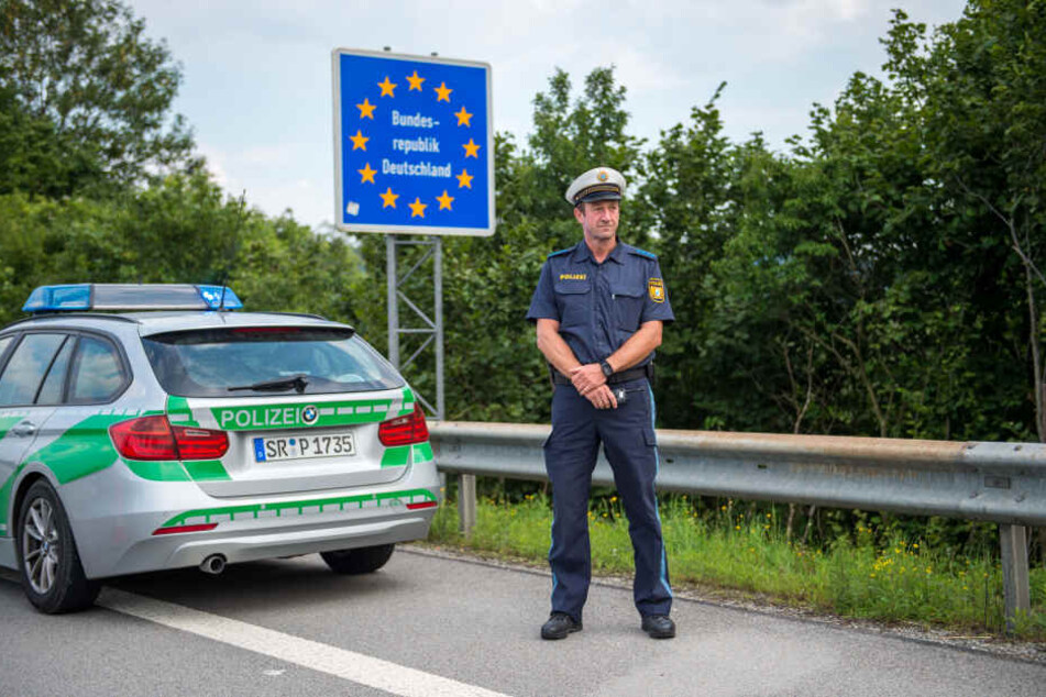 Die bayerische Grenzpolizei ist noch nicht im Kampf gegen illegale Einreisen. (Archivbild)