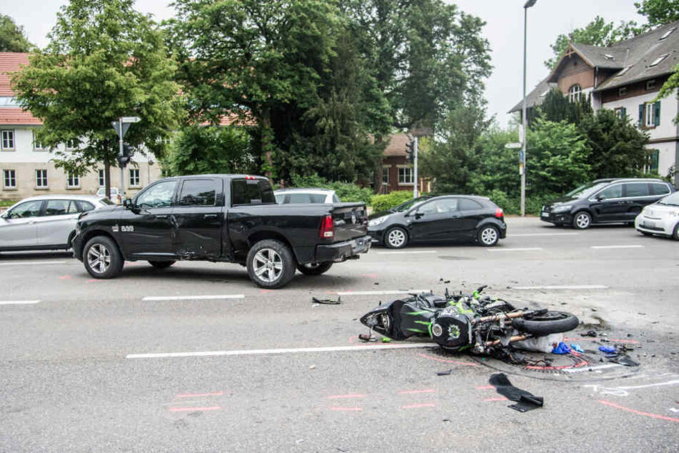 Der 30-Jährige erlag noch vor Ort seinen Verletzungen.