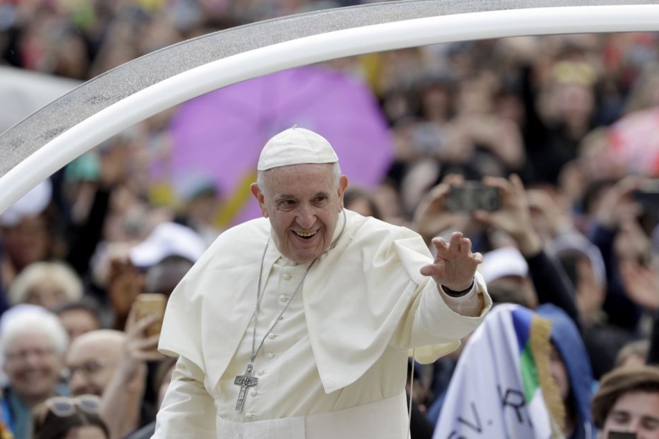 Der Papst will den katholischen Kirchenstreit lösen.