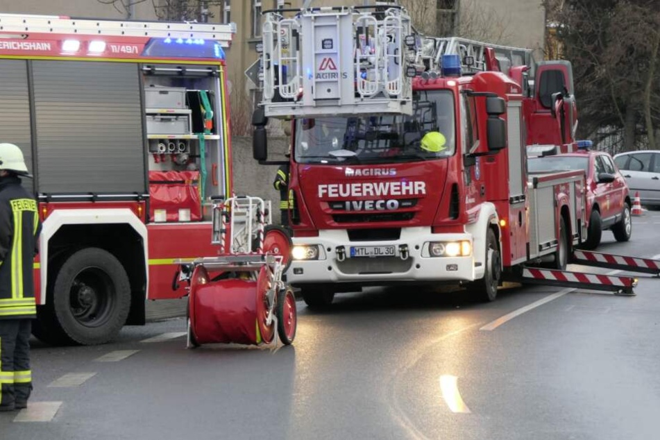 Einsatzkräfte der Feuerwehr am Mittwoch bei einem Brand in Machern.