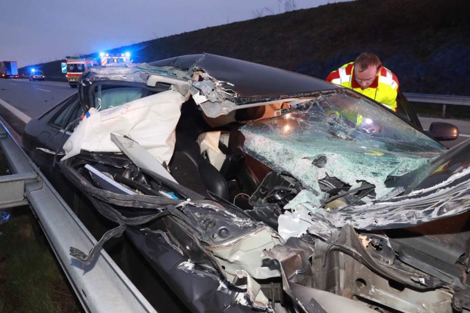 Der Audi knallte in das Heck eines Lkw.