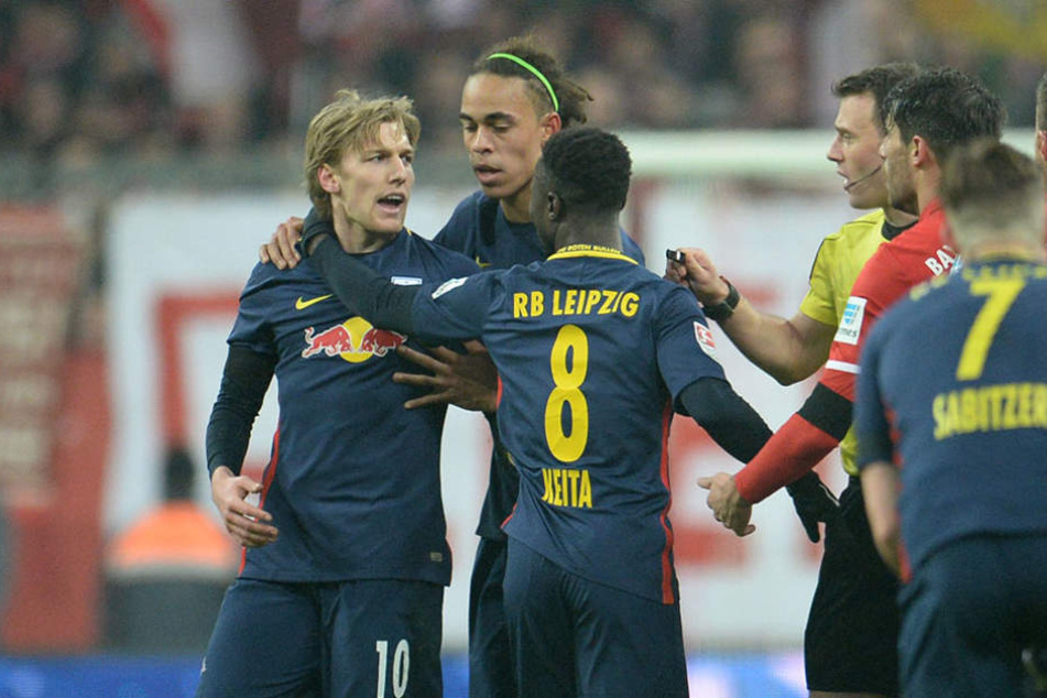 Die Mannschaft muss die ersten drei Spiele auf den Schweden Emil Forsberg (25) verzichten.