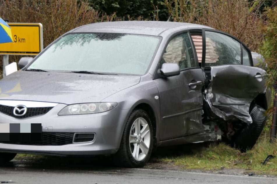 Auch an dem Mazda entstand erheblicher Schaden.