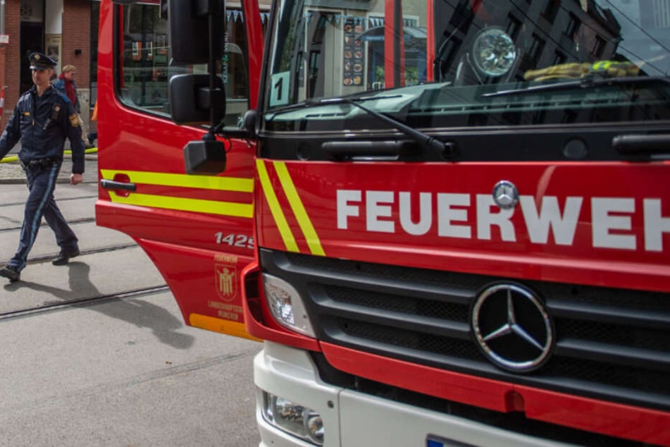 Feuerwehr und Polizei befinden sich in München in einem Großeinsatz. (Archivbild)