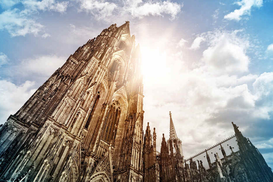 Auch über dem Kölner Dom scheint die Sonne.