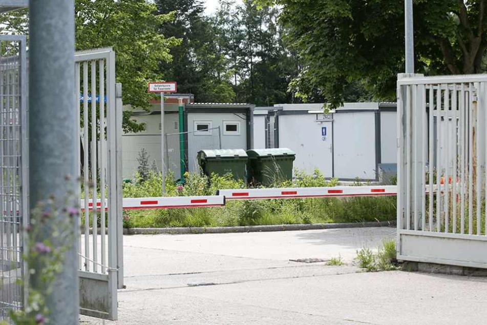 In der Unterkunft auf dem ehemaligen Kasernengelände in Bad Segeberg haben die Berliner Polizisten gefeiert.