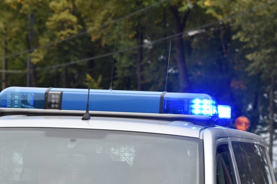 Neonazis waren auf der Rückreise von einer Demo in Dessau-Roßlau, als sie versuchten die Magdeburger Polizeiwache zu stürmen.
