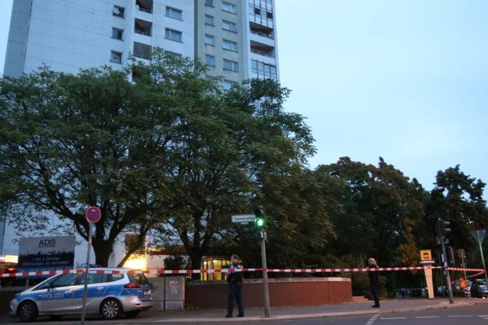 Ein Mann wurde am Freitagmorgen in Neukölln durch Schüsse verletzt.