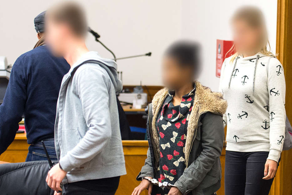 Die Mutter des Kindes (Mitte) wurde 2017 des Mordes für schuldig befunden.