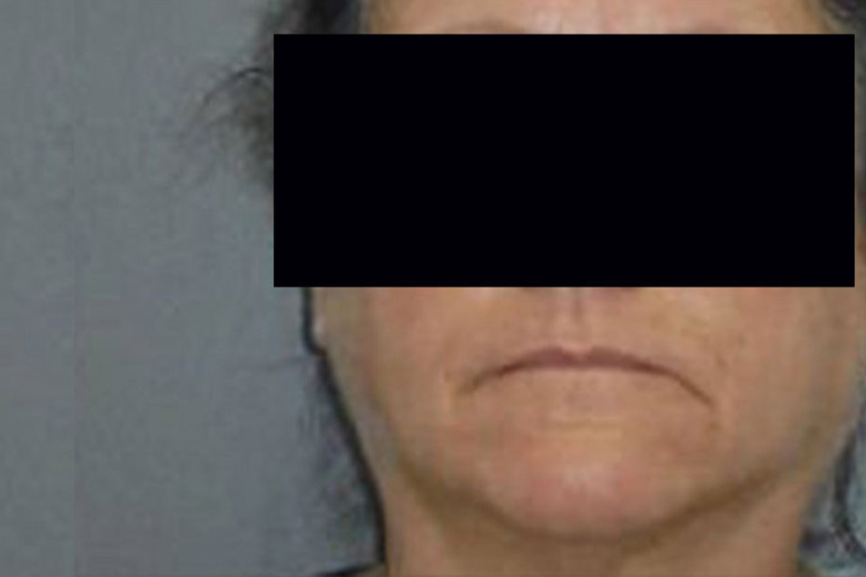 Die Pflegerin soll ihre 92-jährigen Patientin todgebissen haben. Setdem sitzt die Frau hinter Gittern.