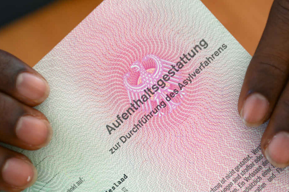 Auch trotz anerkanntem Asylantrag müssen die Bürgen weiter zahlen. (Symbolbild)
