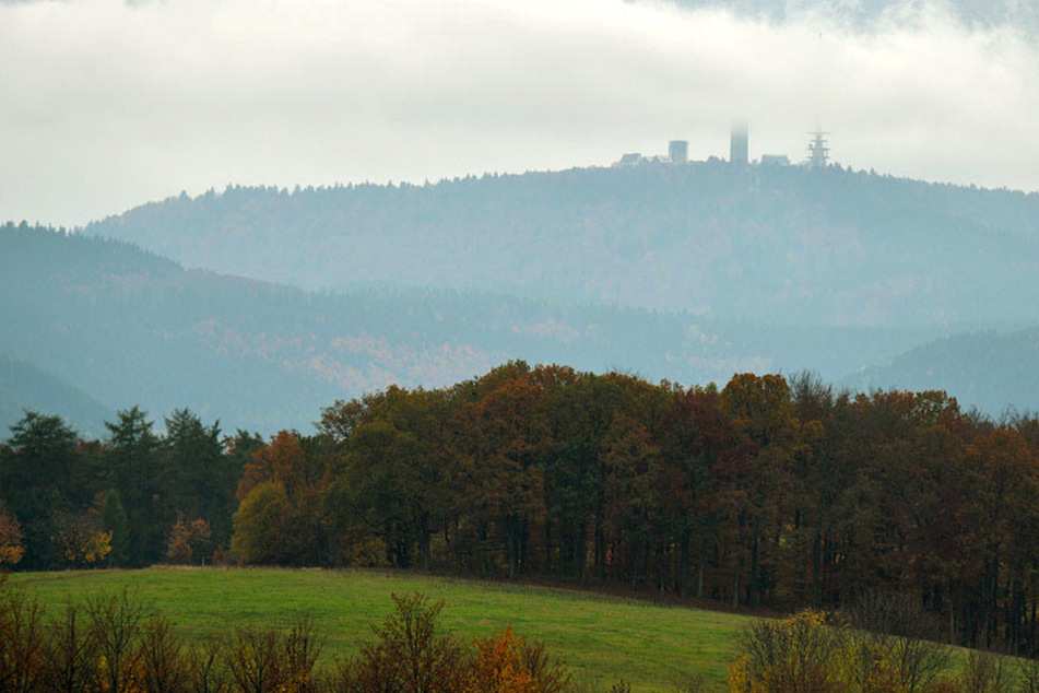 Vermutlich wollte der Mann die Aussicht auf den Inselsberg genießen.