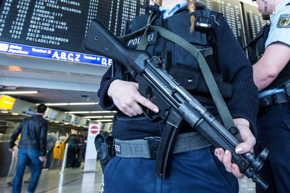Die Bundespolizei am Flughafen Frankfurt muss sich auf viele Situationen einstellen (Symbolbild).