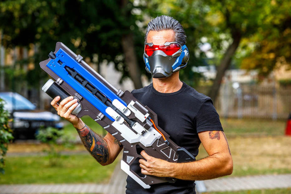 Das neueste Projekt des Dresdner "Ironman": Ein Kostüm nach dem Vorbild der Videospielfigur "Soldier76".