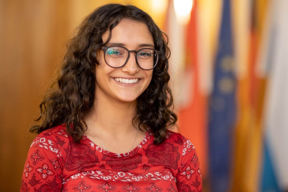 Die 17 Jahre alte Benigna Munsi ist das neue Nürnberger Christkind. Nach einem ätzenden AfD-Posting äußerte sich Hasnain Kazim.