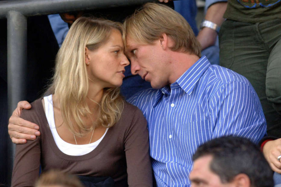 Unglaublich! Ansgar Brinkmann (re.) nimmt seine Ex-Freundin Inga (li.) mit in den Dschungel. Das Foto zeigt die beiden glücklich zu seiner Zeit bei Dynamo Dresden 2005.
