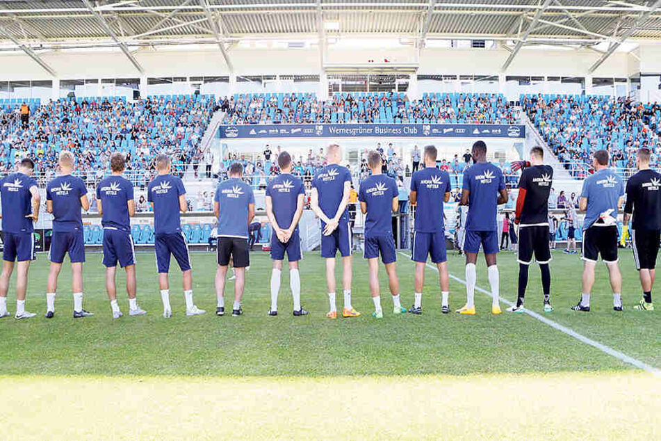 So viele Zuschauer kamen noch nie zum Auftakttraining! Mehr als 1600 Fans wollten am Montagabend den Aufgalopp der CFC-Kicker sehen.